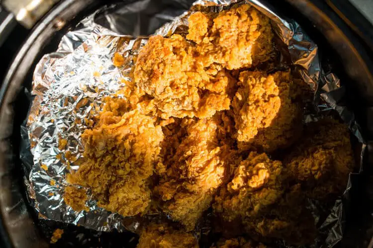 Can you put foil in an air fryer?